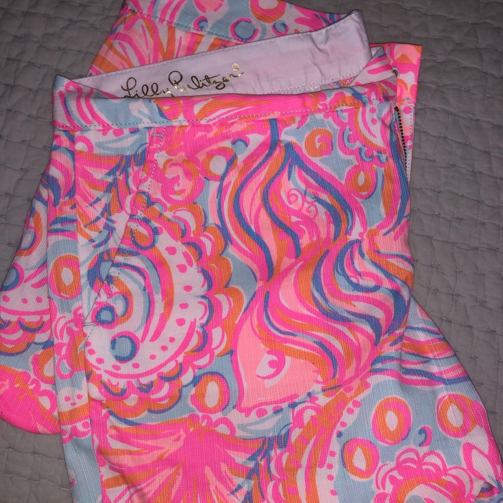 Lilly Pulitzer 6” Buttercup Scallop Shorts